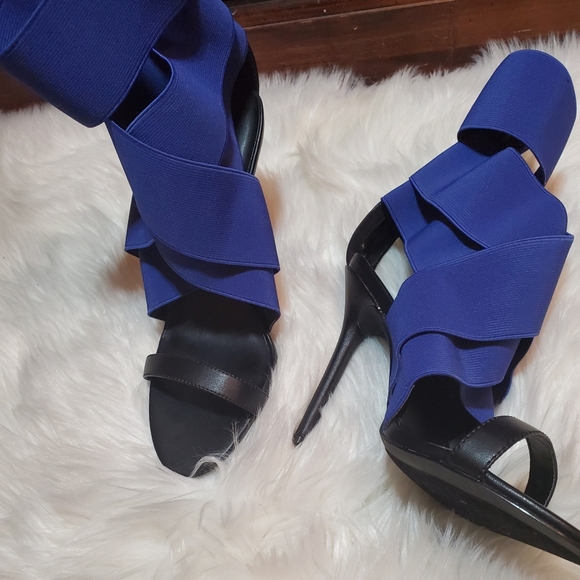 🔥Paper Fox Heels🔥 - Picture 3 of 5